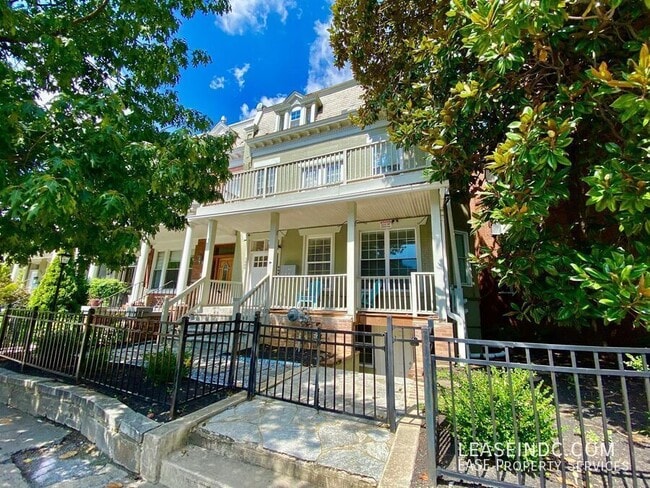 Building Photo - 3646 New Hampshire Ave NW Unit #4