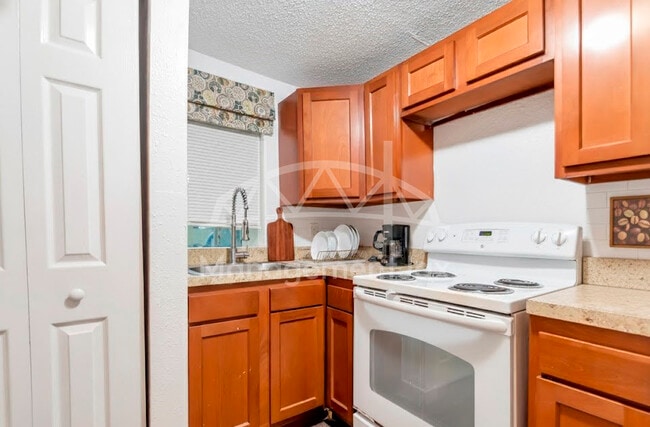 Photo - 1629 W 31st St