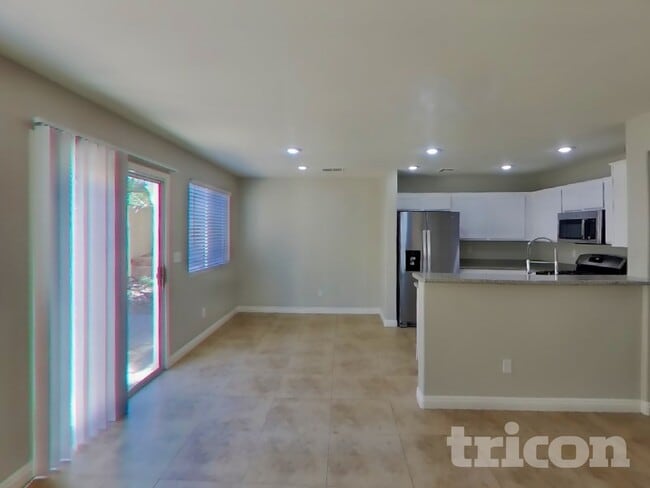 Photo - 977 Medina De Leon Ave