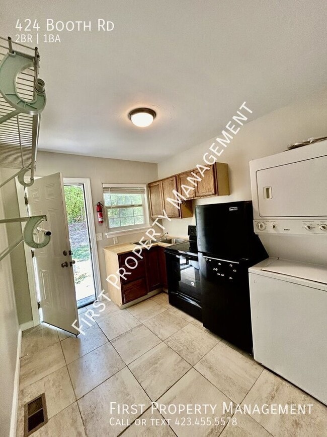 Photo - 424 Booth Rd