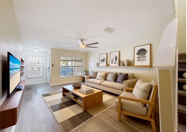 Photo - 9873 Trumpet Vine Loop