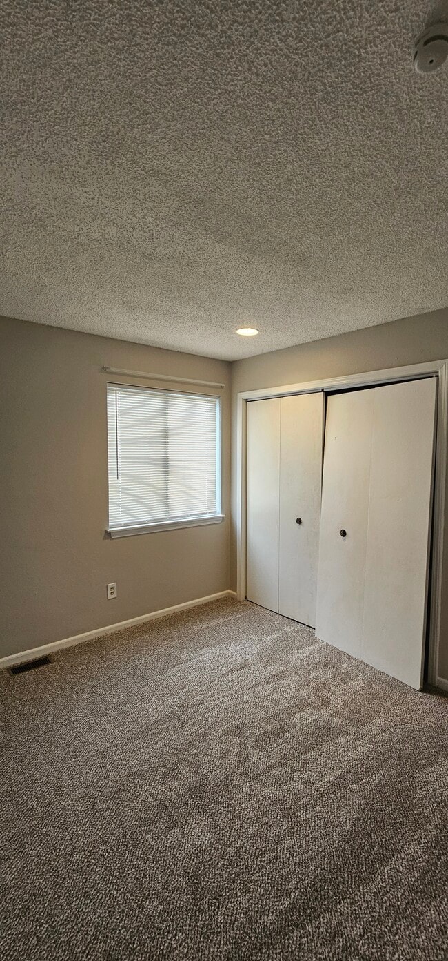 1315 E 123rd Ter