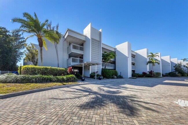 Photo - 5757 Gulf of Mexico Dr Unit 305