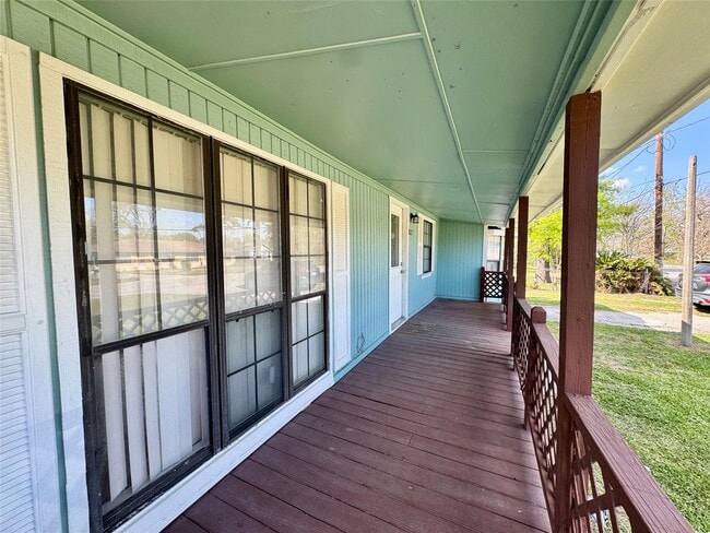 Photo - 827 Becker St