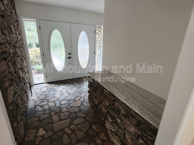Photo - 53 Jump Cove Rd