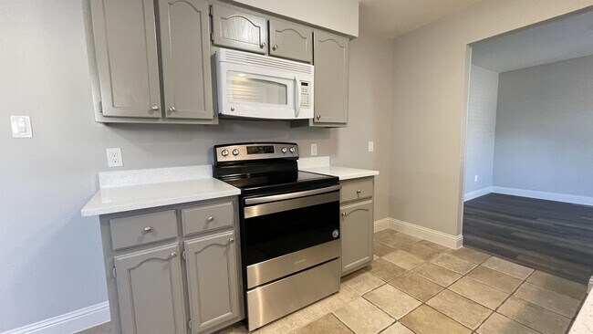 Photo - 2217 Roman Ct