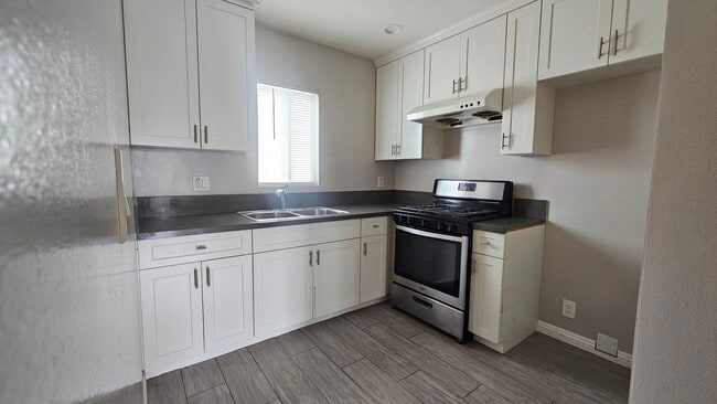 Photo - 7751 Milton Ave Apartments