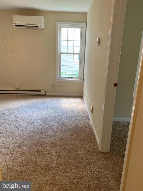 Photo - 1605 Charles St