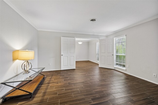 Photo - 5402 Queensloch Dr