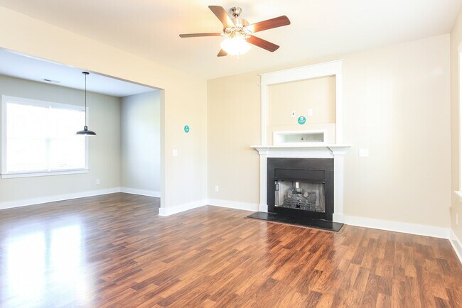 Photo - 28 Wood Green Dr