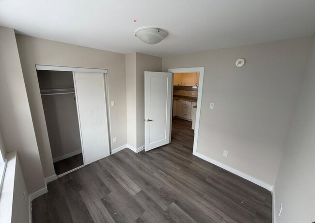 Photo - 142 Brock St Unit 3