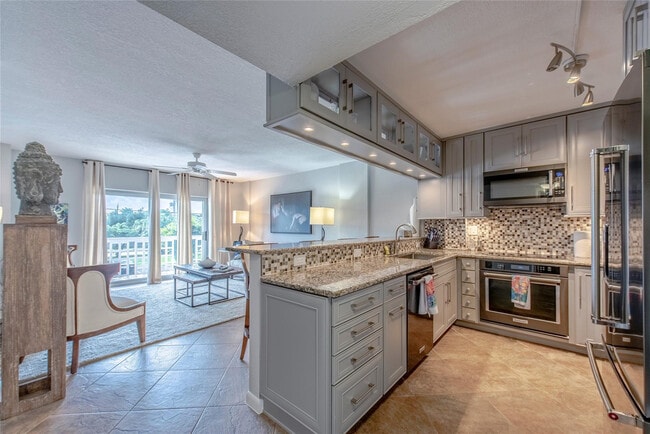 Photo - 1831 NE 38th St Unidad 206