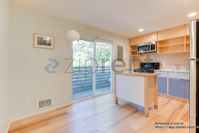 Photo - 1601 South Main St