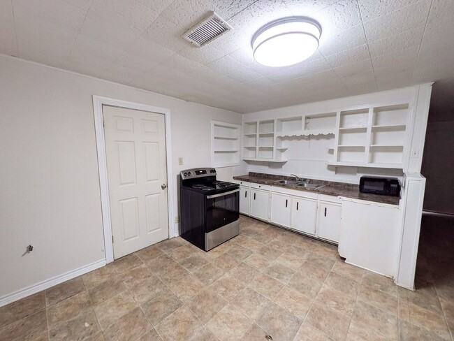 Photo - 5365 E Parkway Dr