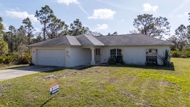 Photo - "Charming 3-Bed Oasis with 2 Baths - 1420 ...