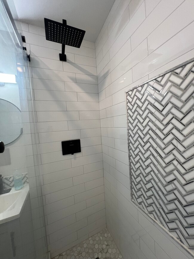 Photo - 2926 W 25th St Unidad 2