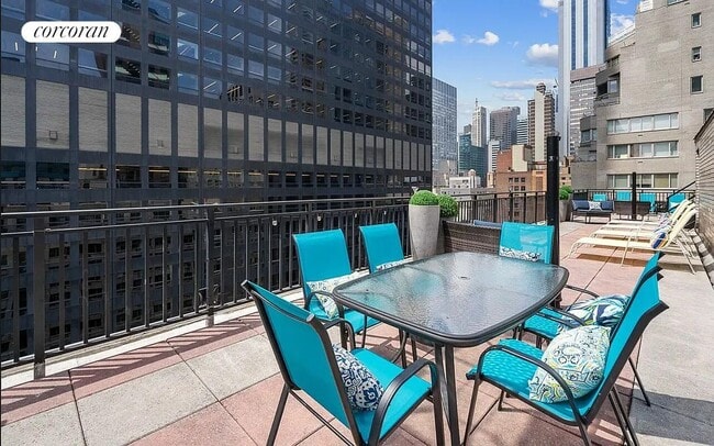 Photo - 209 E 56th St