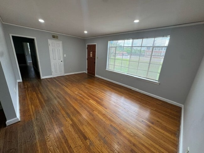 Photo - Adorable, Renovated 4/1 Family Home