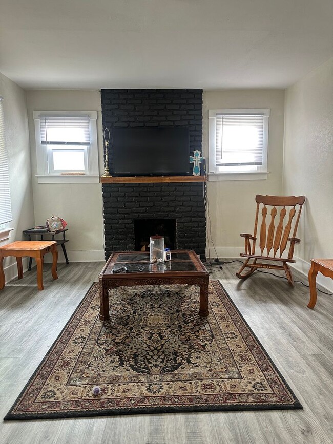 Photo - 1122 E Dunklin St