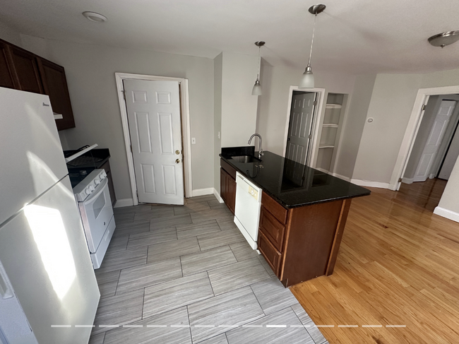 Photo - 25 Fleet St Condo Unit 7