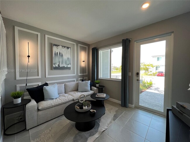 Photo - 680 SE 13th Ct