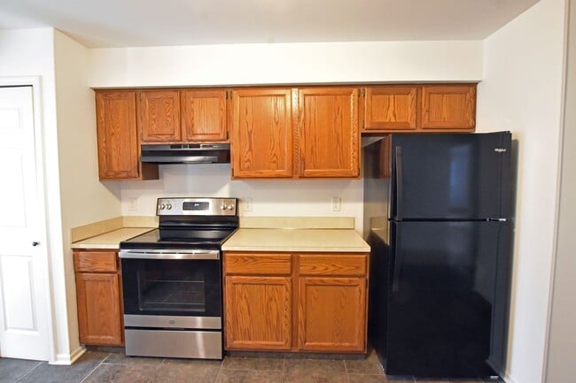 Photo - Shelby Township-2 Bedroom Duplex with Basement, Deck & Attached Garage