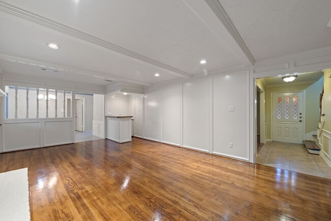 Photo - 9719 Godstone Ln