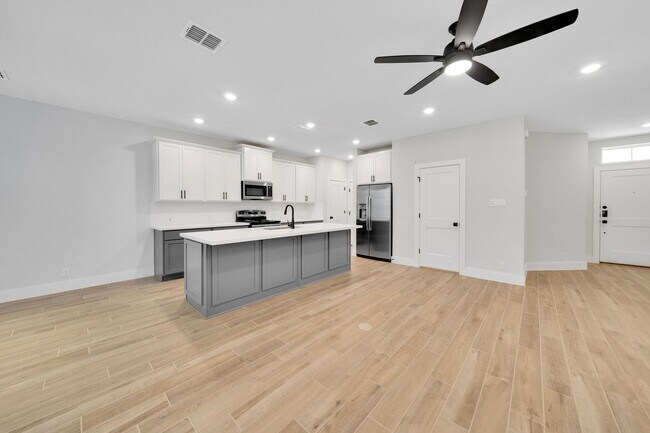 Photo - 13668 Giovannis Gdn