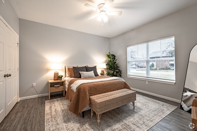 2BR, 1BA - 1,065SF - Bedroom