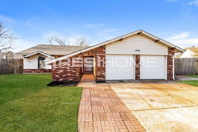 Building Photo - 5005 Oak Manor Dr