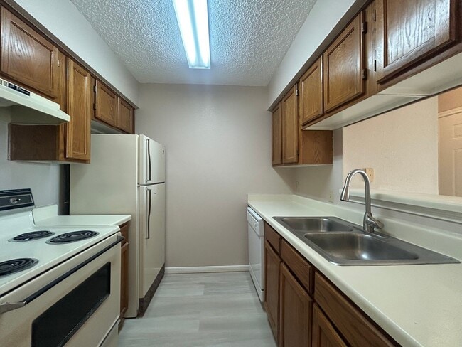 Photo - 12550 Whittington Dr Unit 610
