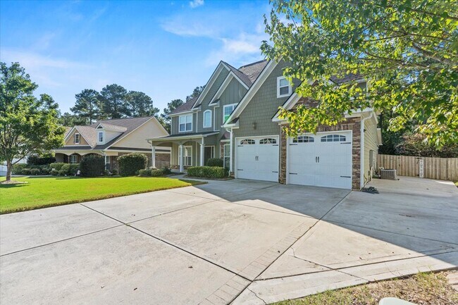 Photo - 839 Leyland Ln
