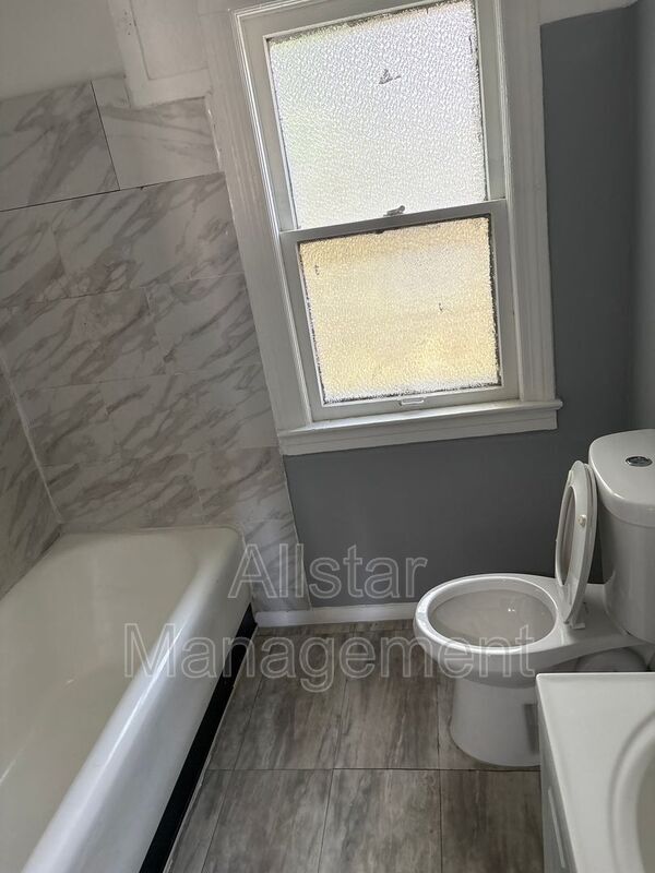 Photo - 3255 E 139th St Unit Up