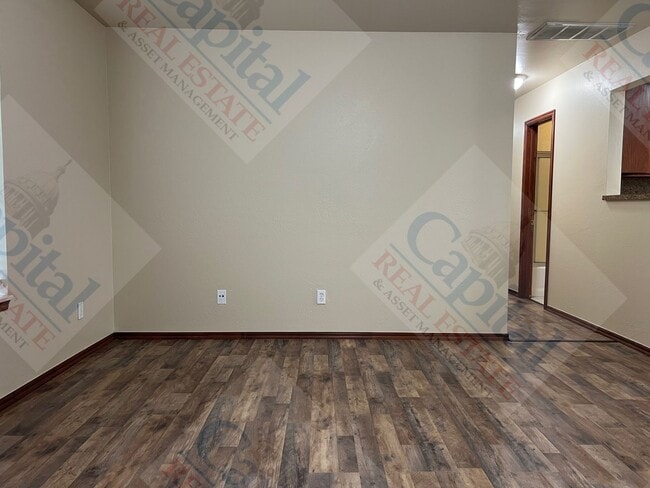 Photo - Spacious Duplex in Harrah