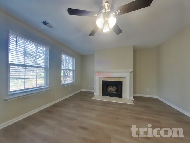 Photo - 34 Glenabbey Dr