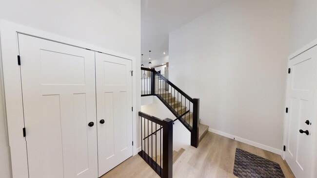 Photo - 13002-13106 106 St