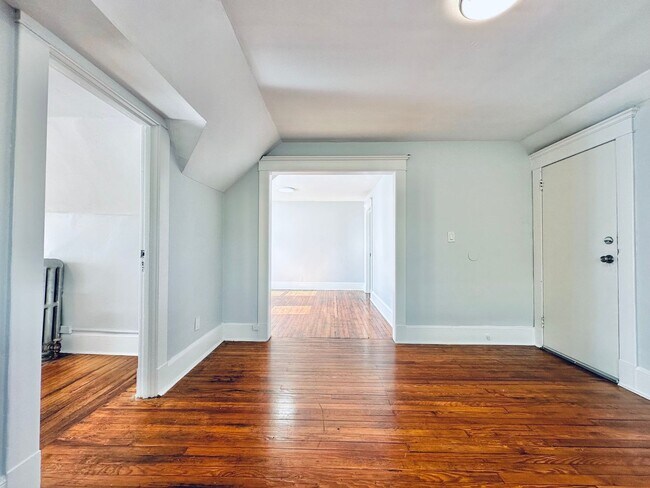 Photo - 62-64 Sheldon Terrace Unidad 64-3