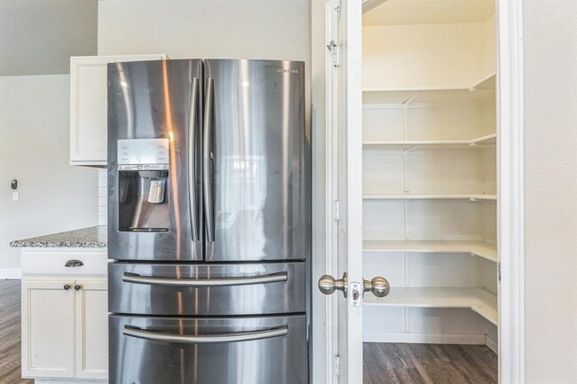 Photo - 108 Leona River Trl