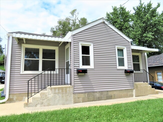 Photo - 2317 S Henry St