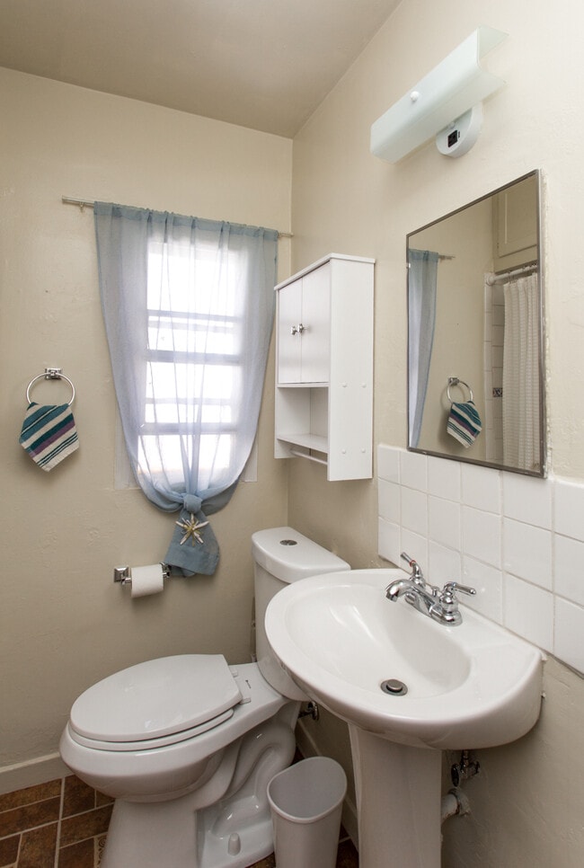 Photo - OLD TOWN NORTH VALLEY 2/BD 2/BA 1/CG