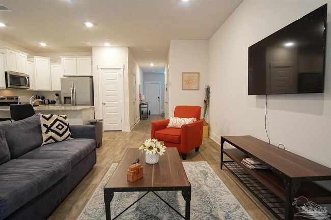 Photo - 1435 Iroquois Ct