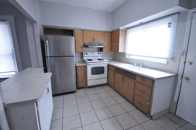 Photo - 207 E Lane Ave