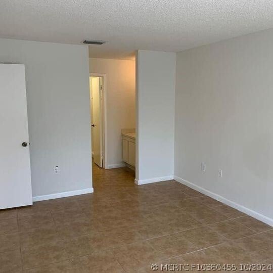 2714 N Nob Hill Rd