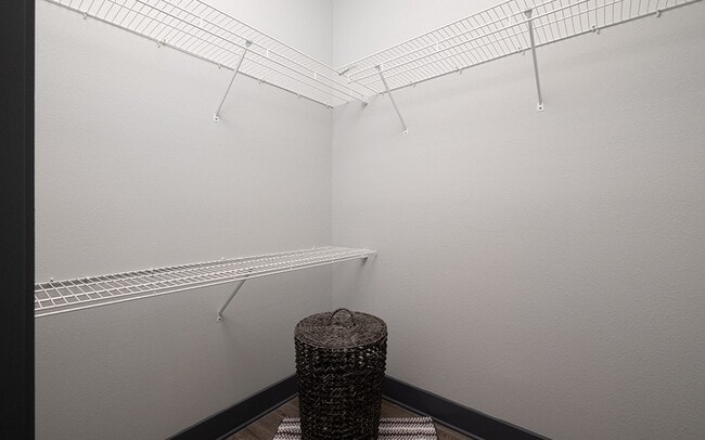 Alliance 2x2 1144 Walk-in Closet