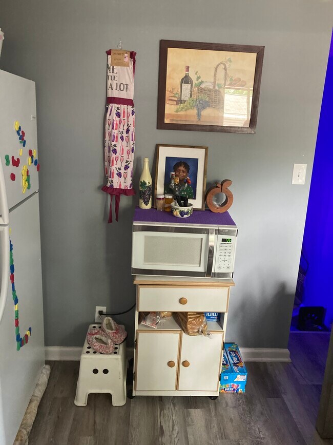 Photo - 586 Clinton St