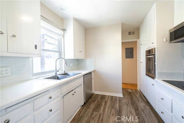 Building Photo - 1227 E 1st St