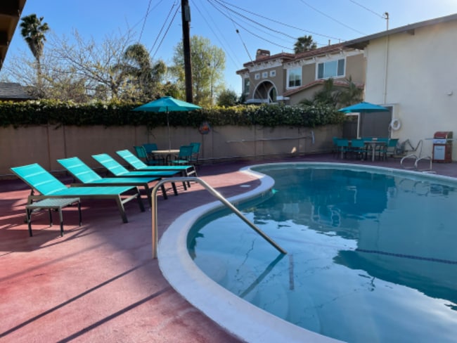 Photo - 1978 Maple Ave