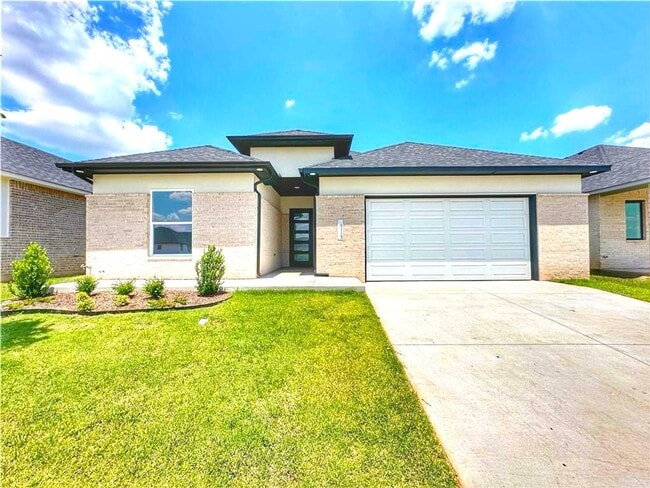 Photo - 3 Bed 2 Bath 2 Car in Twin Silos Addition Edmond, OK