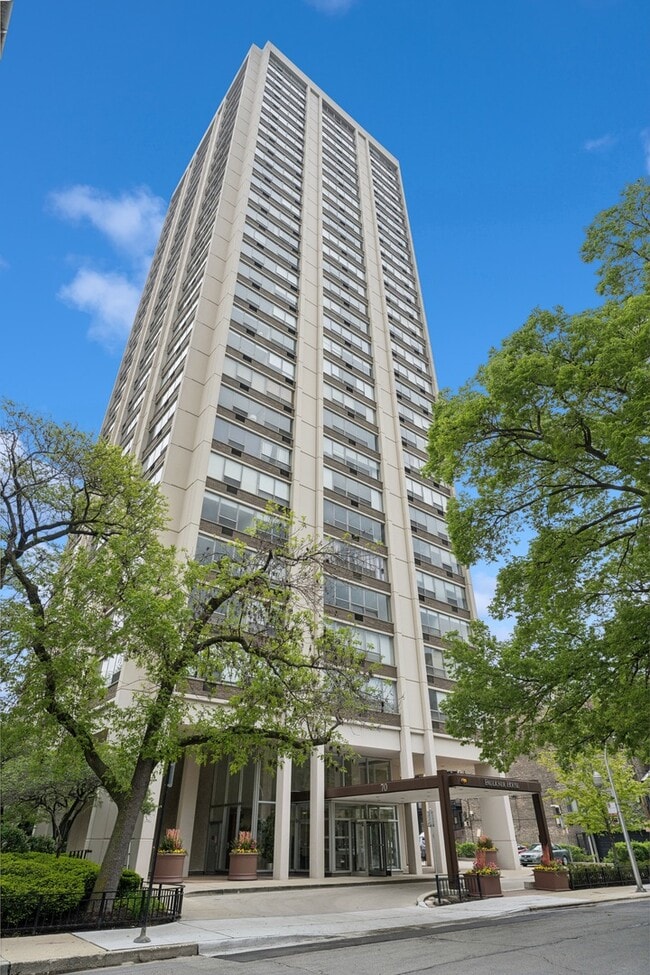 Building Photo - 70 W Burton Pl Unit 402F Rental