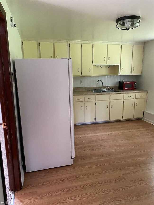 Photo - 2 br, 1 bath Duplex - 3220 Roanoke Street 3